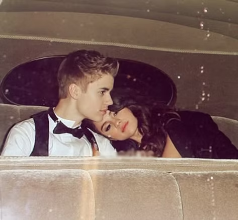Selena Gomez et Justin Bieber en voiture après les American Music Award 2011